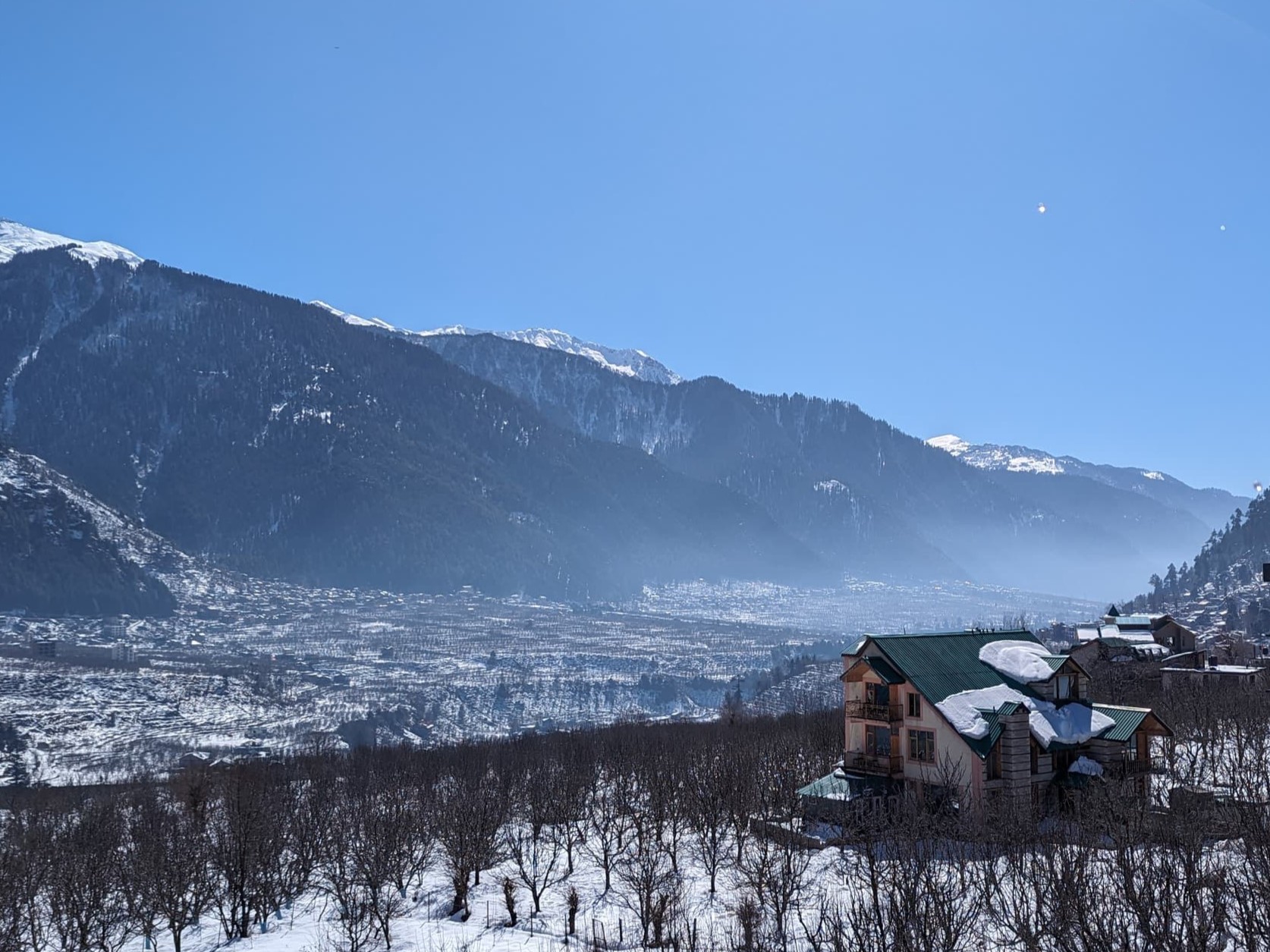 Riverside cafes in Kasol