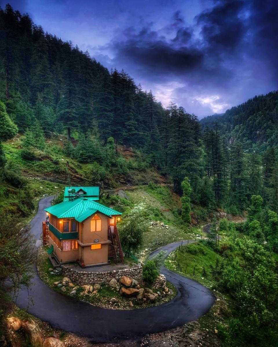 Jibhi village with traditional architecture